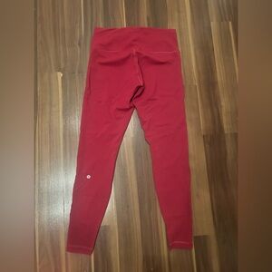 lululemon Wunder Train High-Rise 28”
Magenta